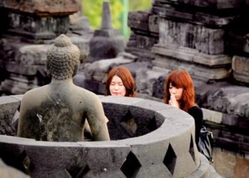 Apakah Candi Borobudur Termasuk Keajaiban Dunia?