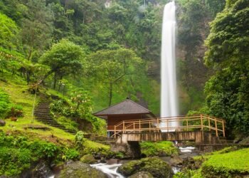 Berapa Harga Tiket Masuk Curug Cimahi?